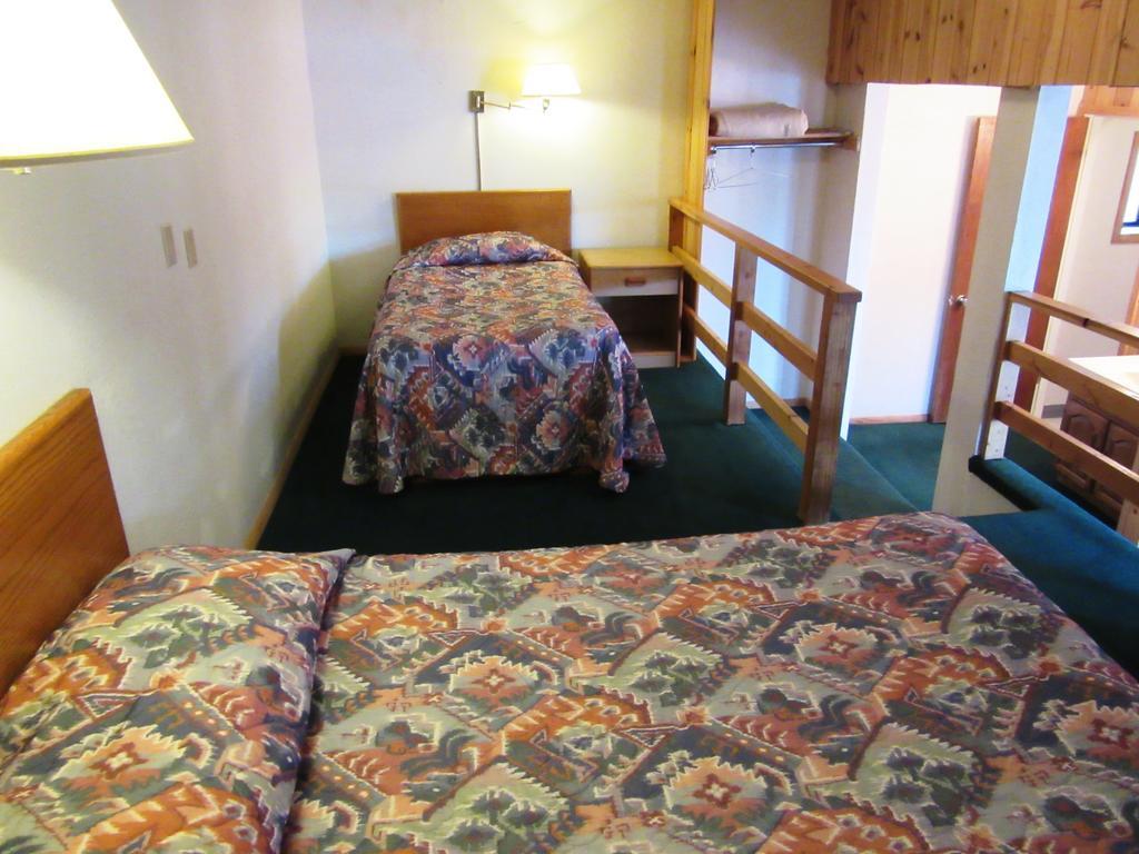 Travelers Lodge West Yellowstone Habitación foto