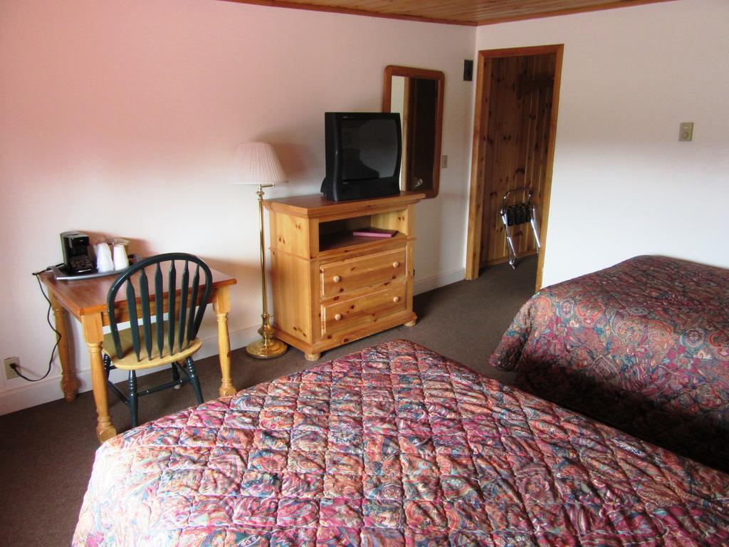 Travelers Lodge West Yellowstone Habitación foto