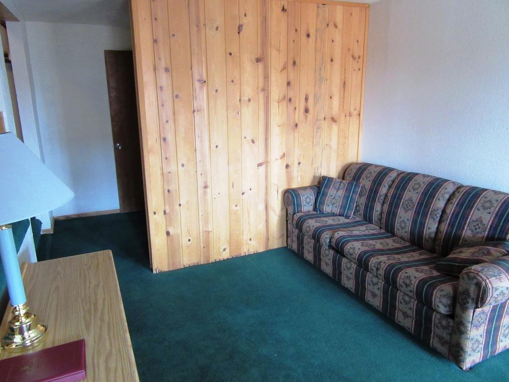 Travelers Lodge West Yellowstone Habitación foto